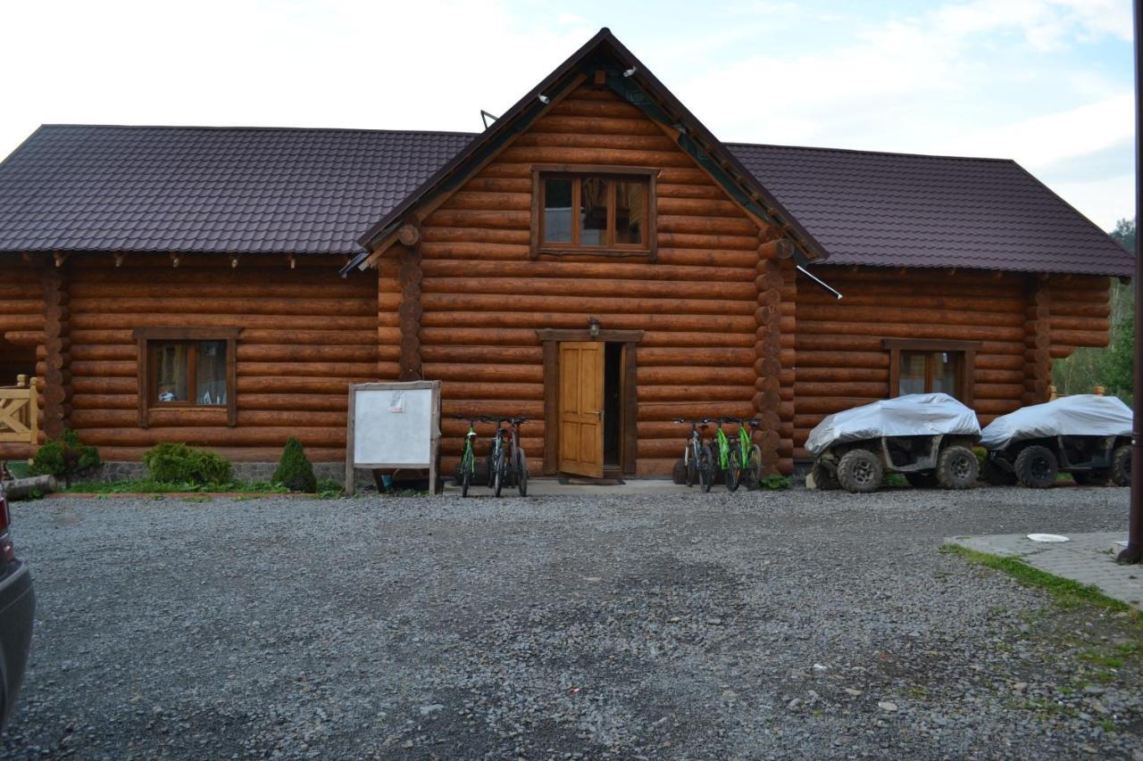 Отель Roksolana Изки Экстерьер фото
